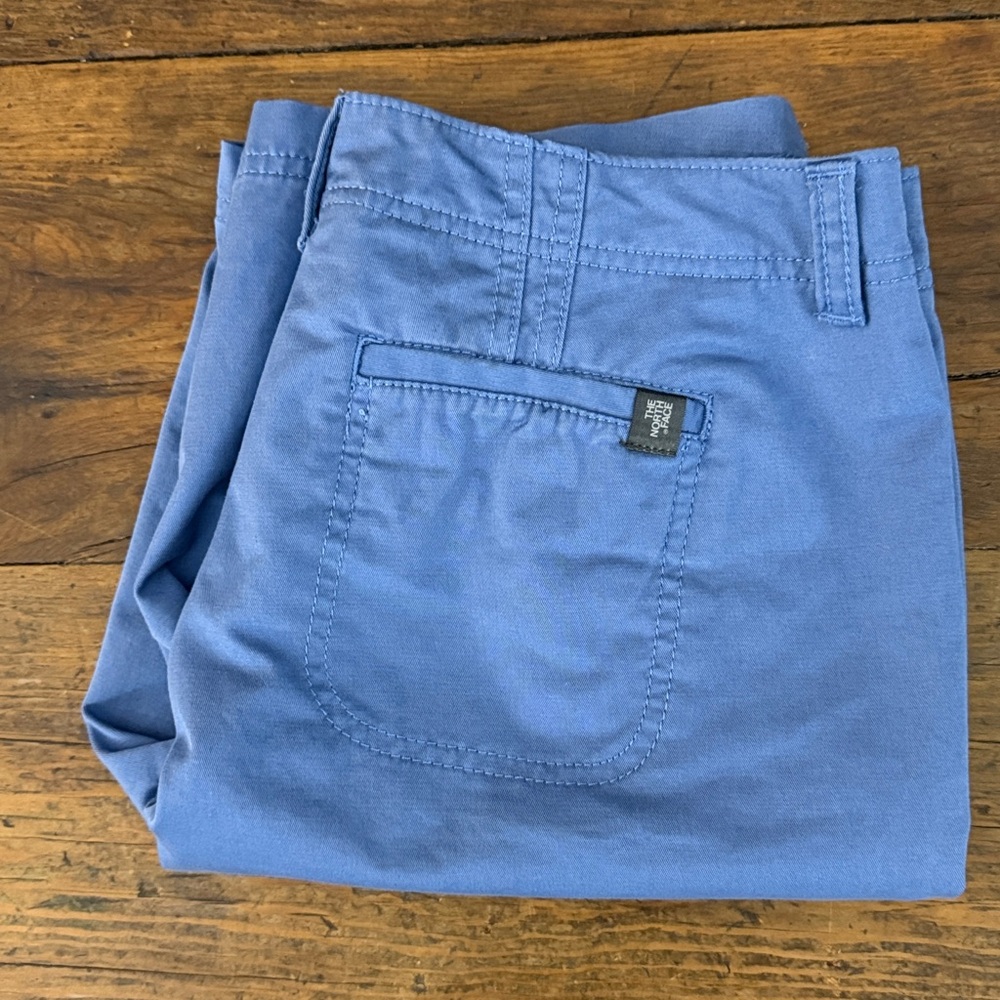The North Face Blue Chino Bermuda Shorts 11" Inseam Size 6